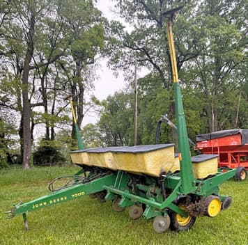 Main image John Deere 7000